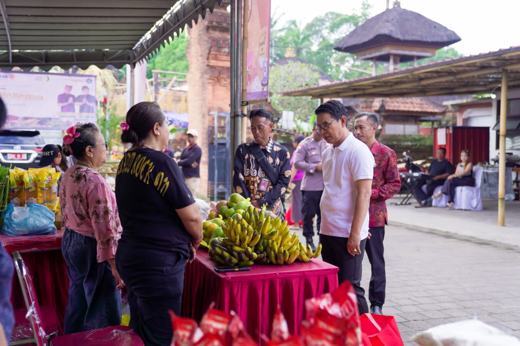 Sekda Badung Hadiri Gerakan Pangan Murah di Desa Bongkasa Pertiwi